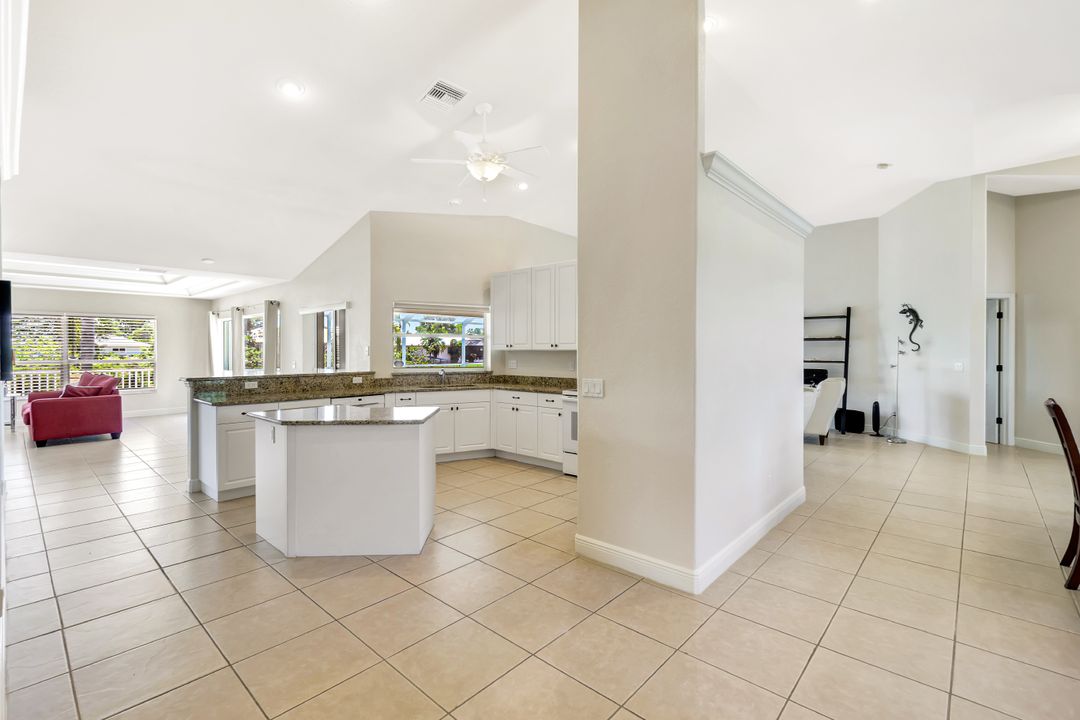 3317 SW 5th Pl, Cape Coral, FL 33914