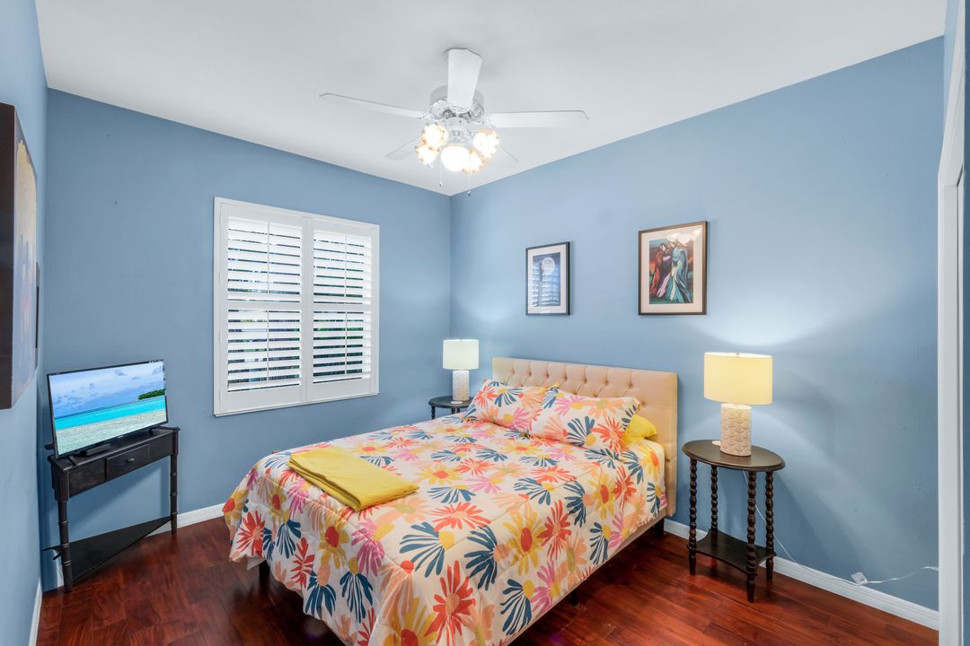 200 Stanhope Cir, Naples, FL 34104