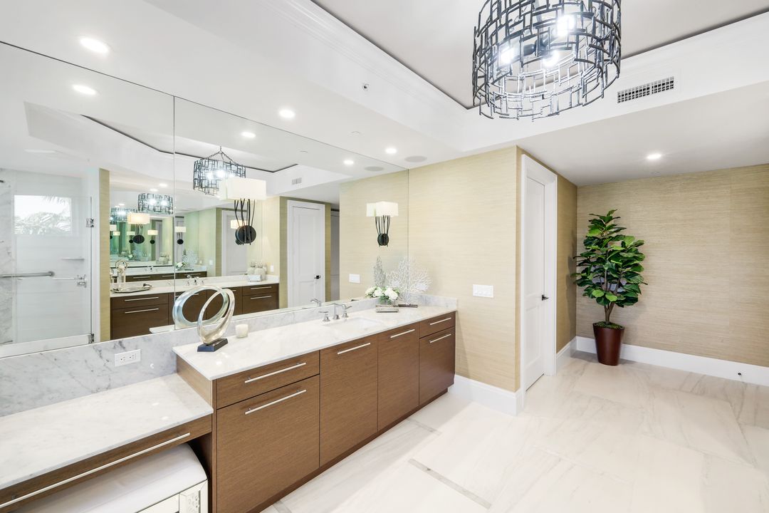 13665 Vanderbilt Dr #301, Naples, FL 34110