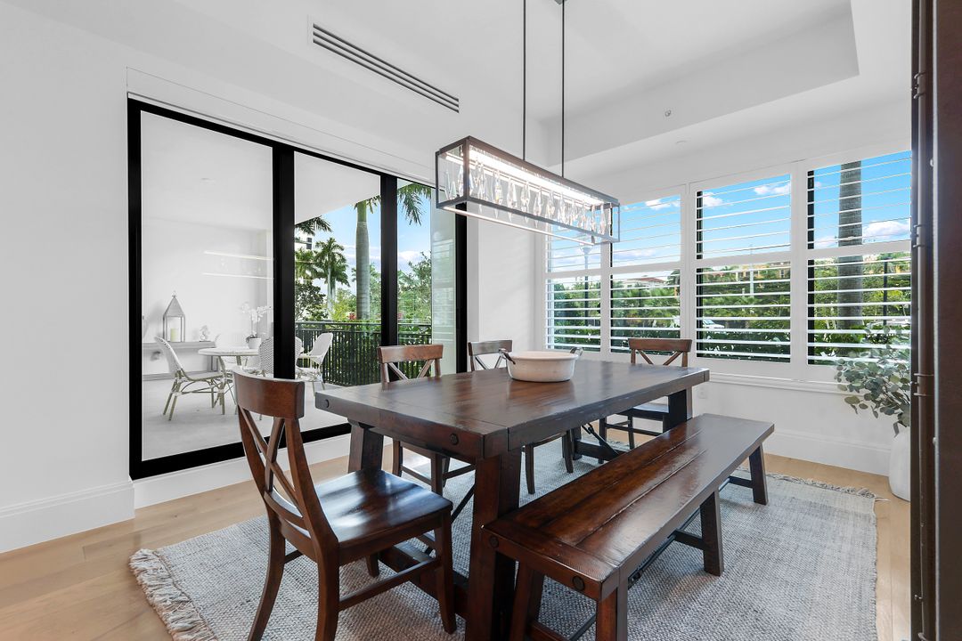 1130 3rd Ave S, Naples, FL 34102