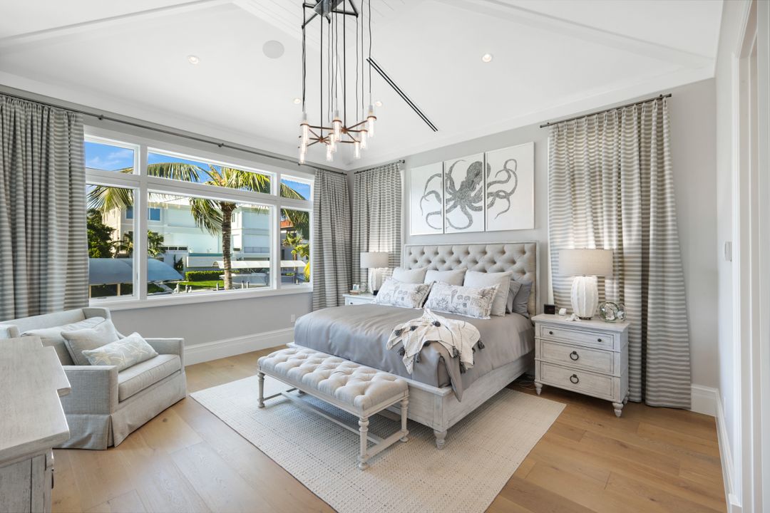 103 Bayview Ave, Naples, FL 34108