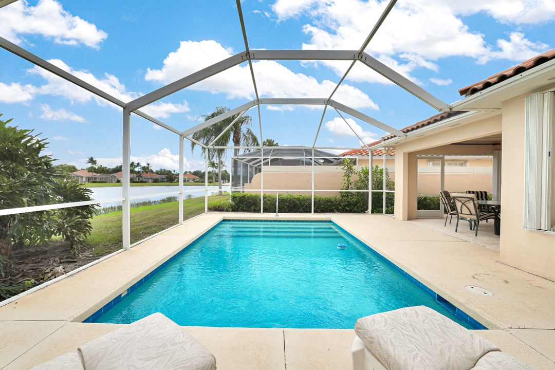 4307 Redonda Ln, Naples, FL 34119