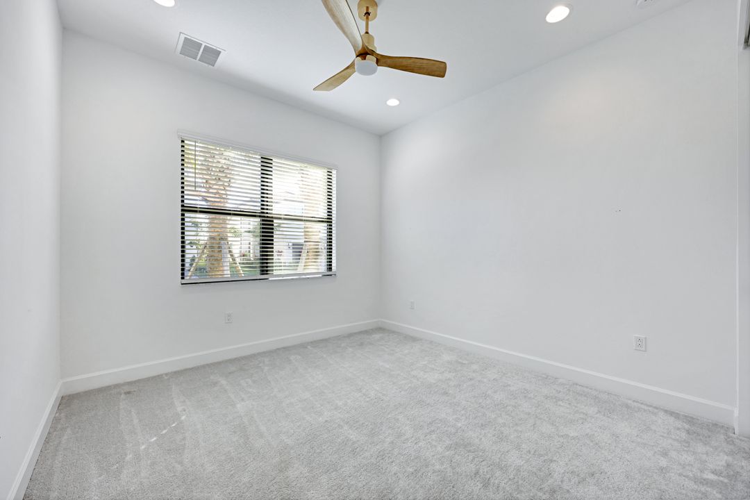 20812 Thistle Leaf Ln, Estero, FL 33928