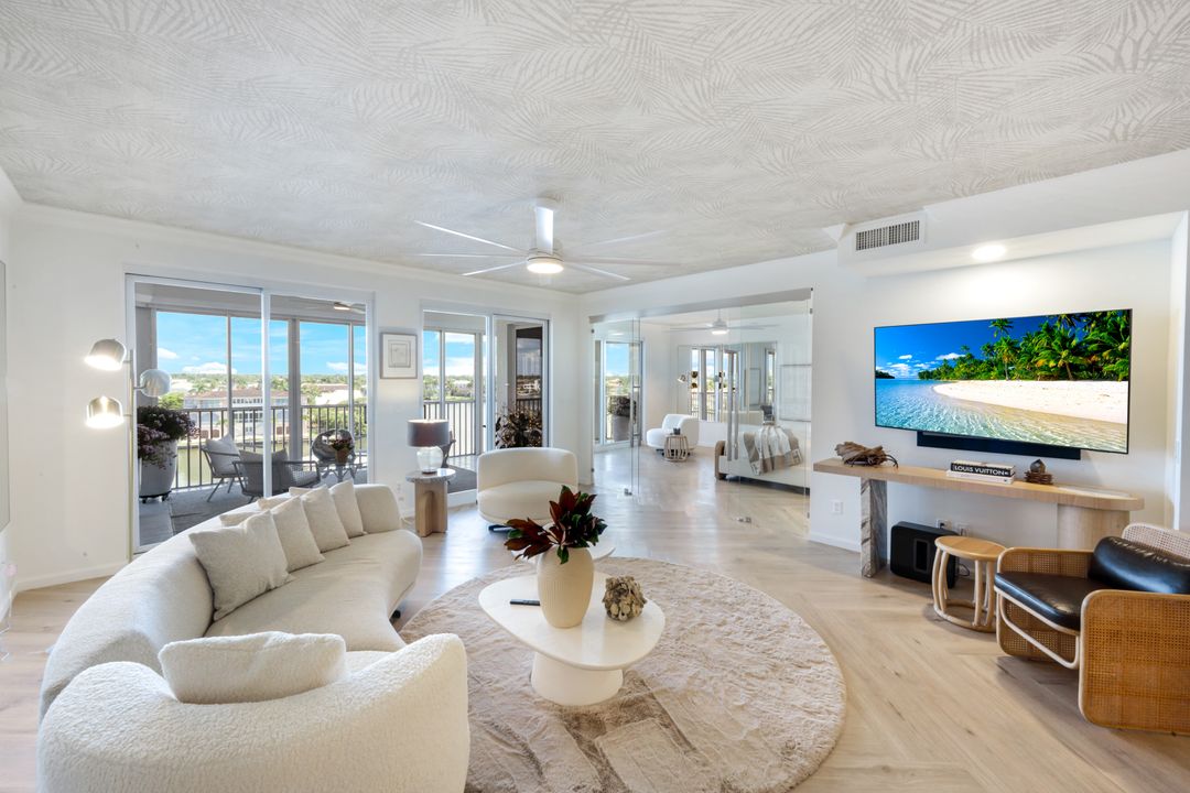 9790 Gulf Shore Dr #505, Naples, FL 34108