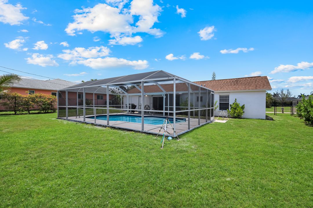 1307 SW 43rd Ln, Cape Coral, FL 33914