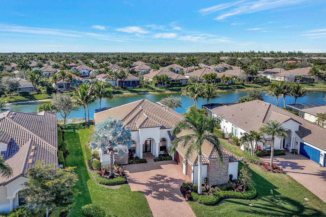 3181 Olympia Ln, Naples, FL 34114