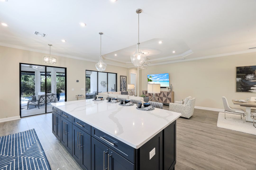 8880 Scarlotti Pl, Naples, FL 34119