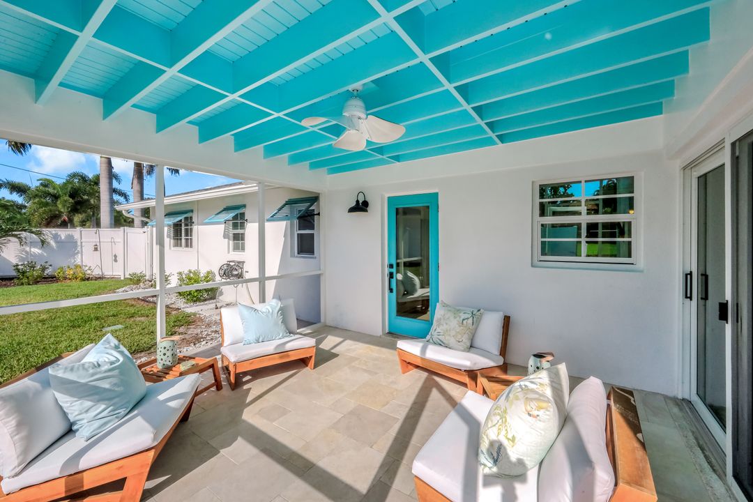 1086 N Town and River Dr, Fort Myers, FL 33919