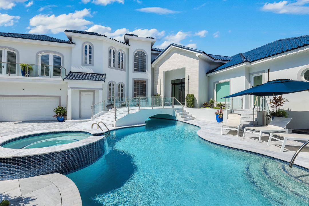 4900 Gulf Shore Blvd N, Naples, FL 34103