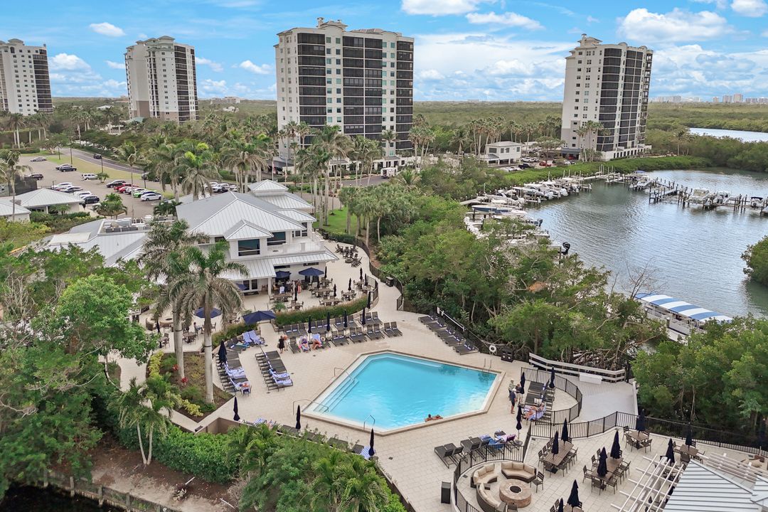 780 Wiggins Bay Dr, Naples, FL 34110