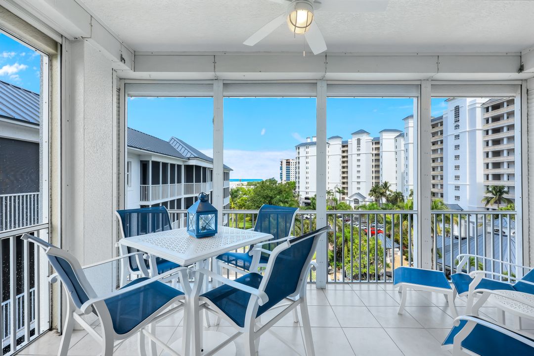 460 Launch Cir #PH06, Naples, FL 34108