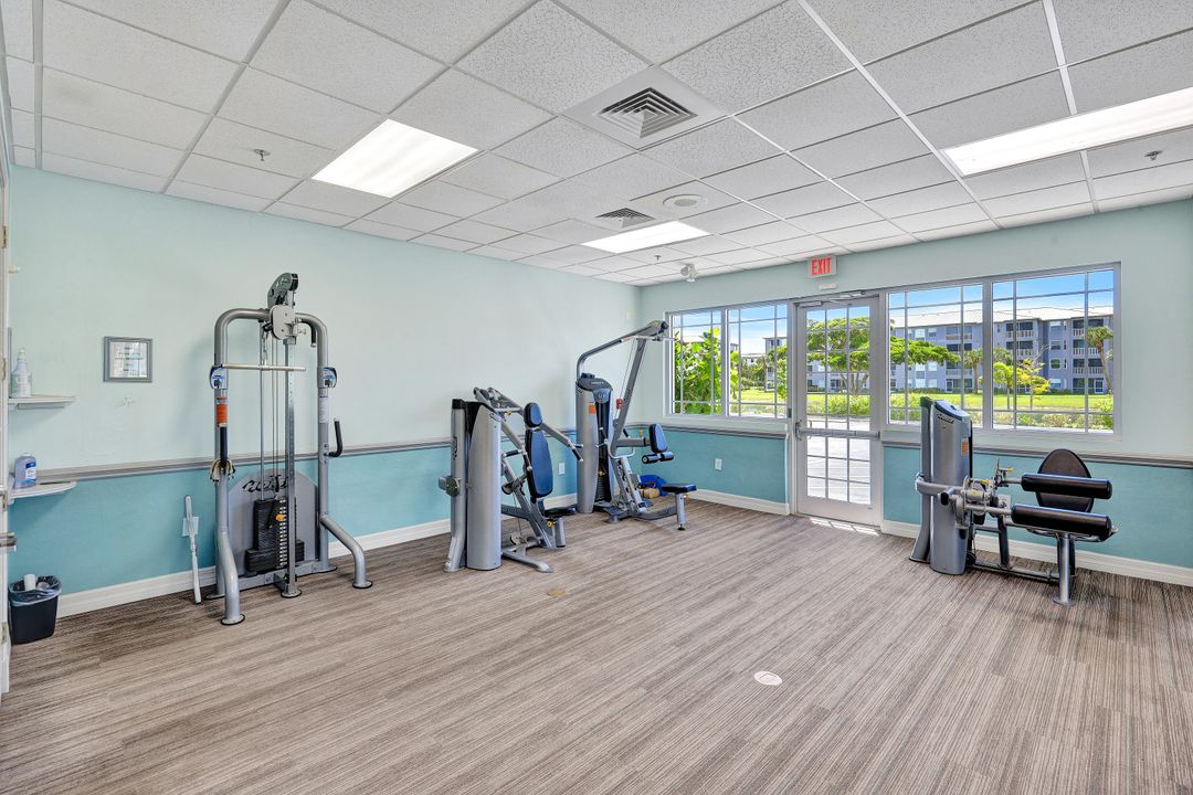 16615 Lake Cir Dr #427, Fort Myers, FL 33908