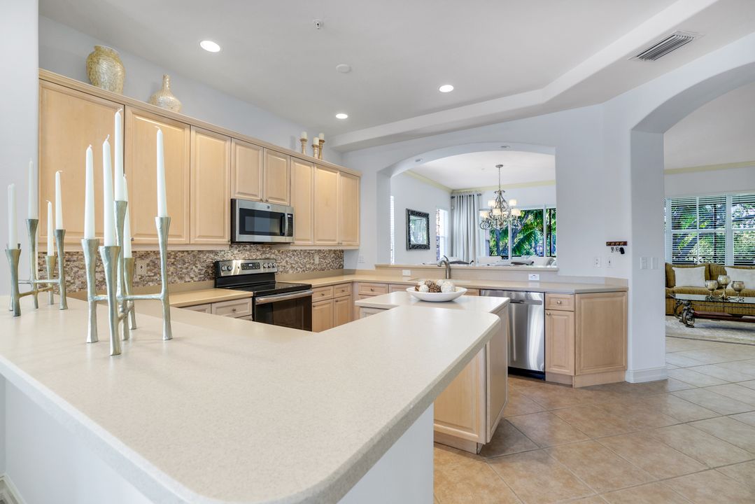 2626 Bolero Dr, Naples, FL 34109