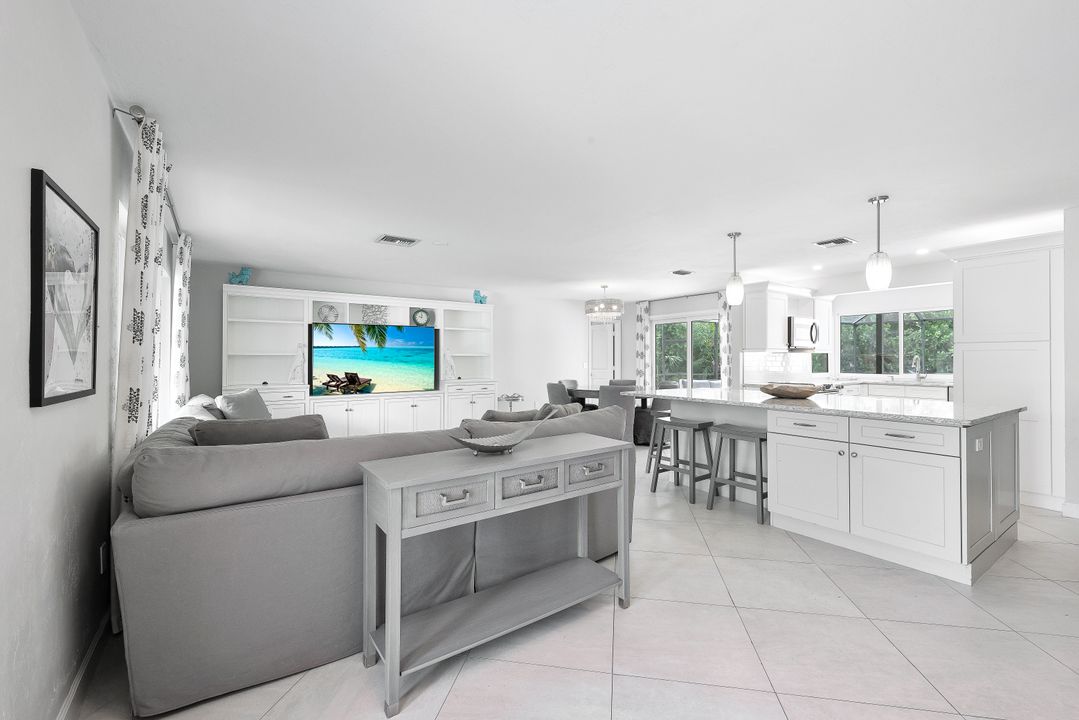 9949 Winchester Wood, Naples, FL 34109