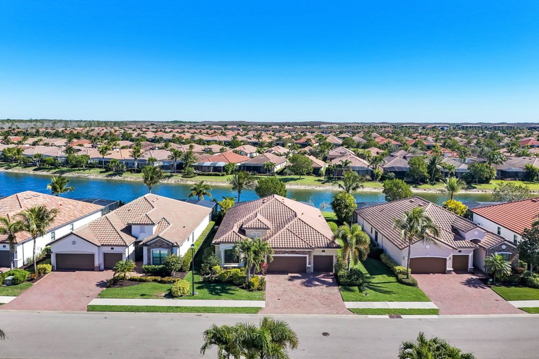 28085 Wicklow Ct, Bonita Springs, FL 34135