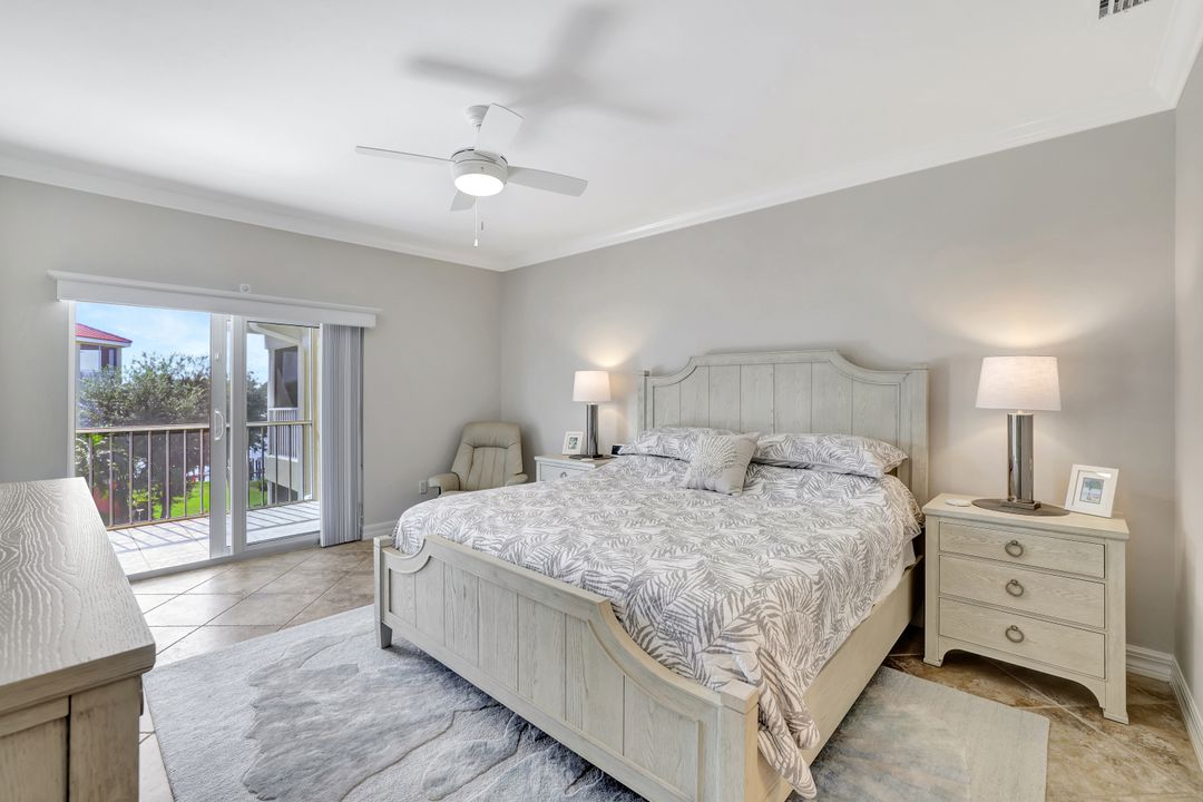 816 W Elkcam Cir #301, Marco Island, FL 34145