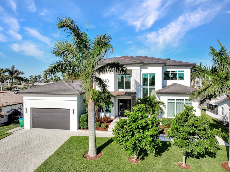 5610 De Soto Ct, Cape Coral, FL 33904