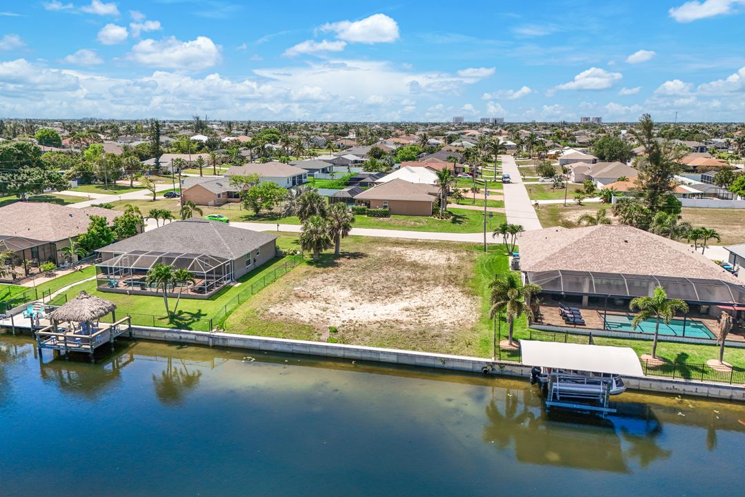 1227 SW 37th St, Cape Coral, FL 33914