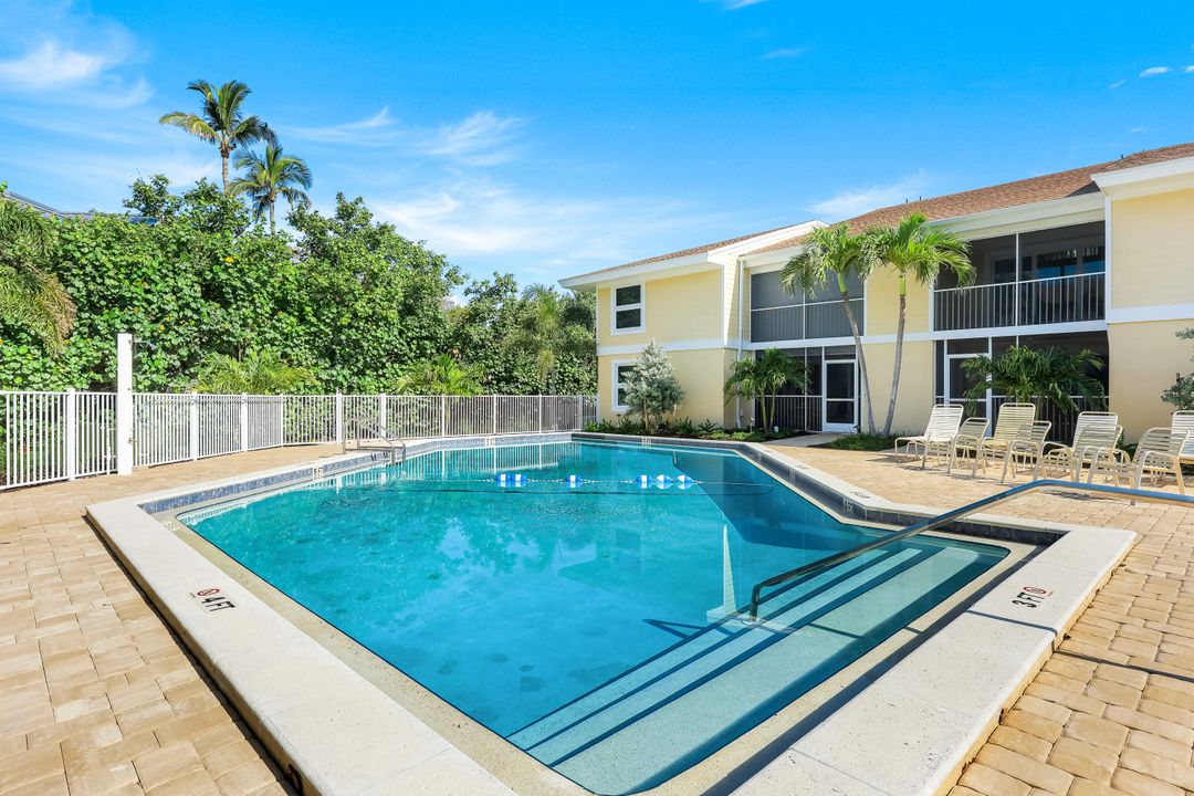 2321 W Gulf Dr #1E, Sanibel, FL 33957