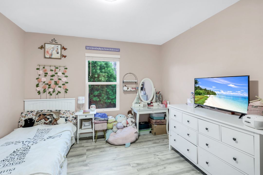 4180 68th Ave NE, Naples, FL 34120