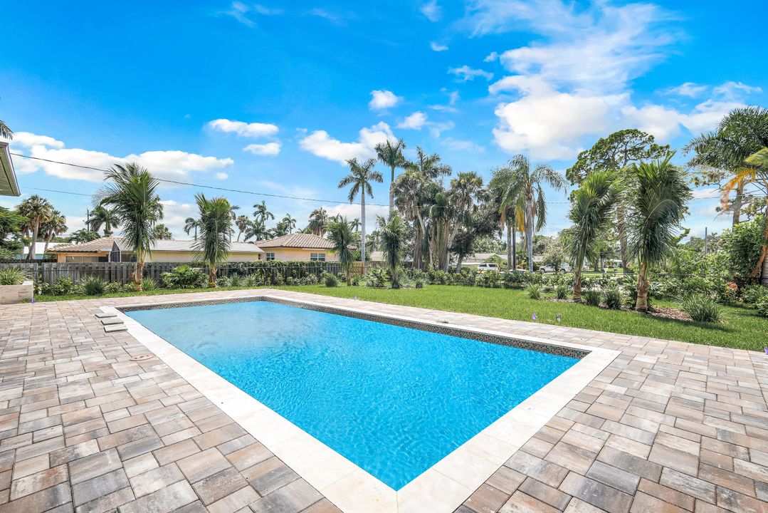 1332 Longwood Dr, Fort Myers, FL 33919