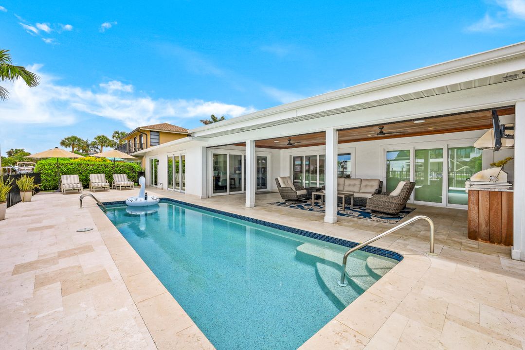 417 Lagoon Ave, Naples, FL 34108