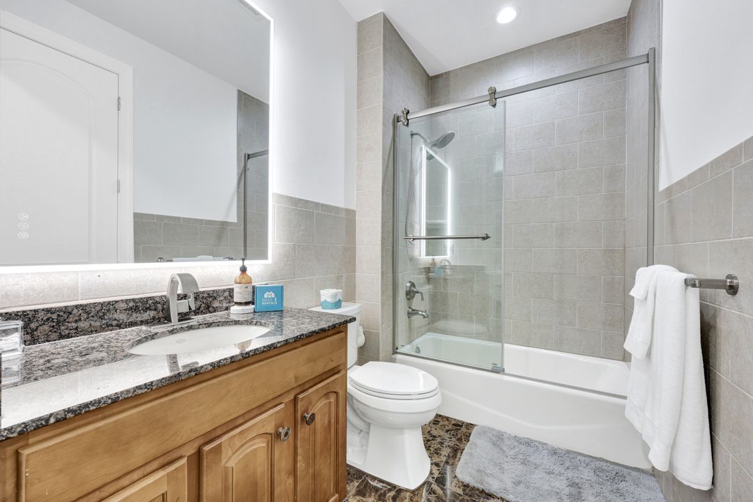 494 Seagull Ave, Naples, FL 34108