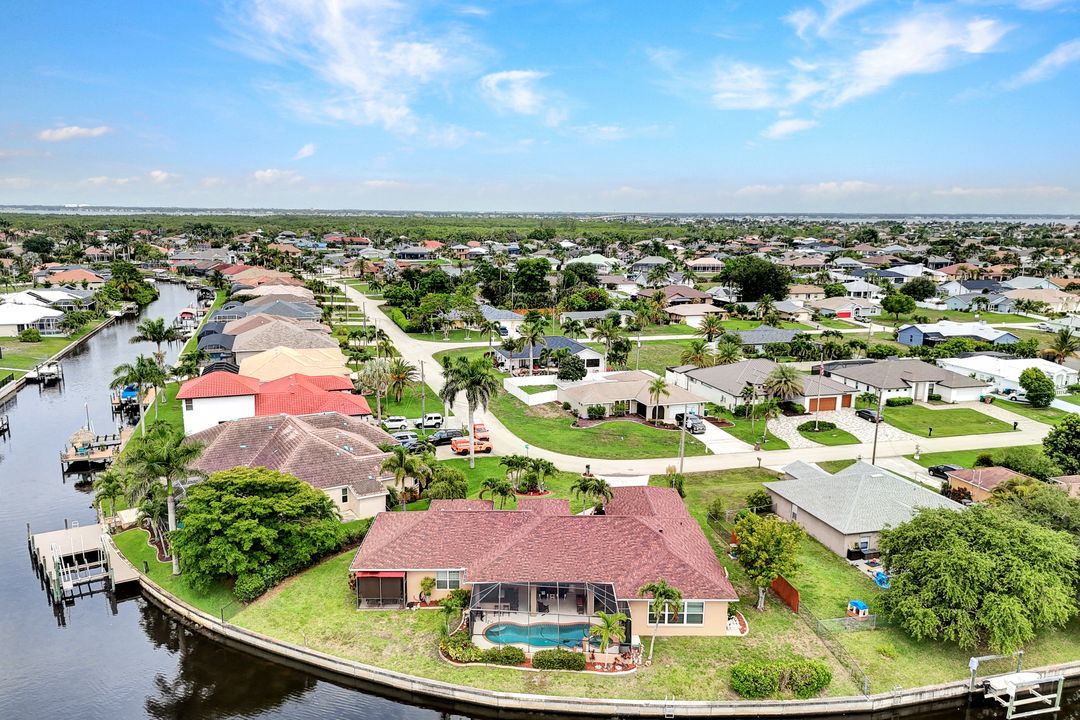 2118 SE 18th Ave, Cape Coral, FL 33990
