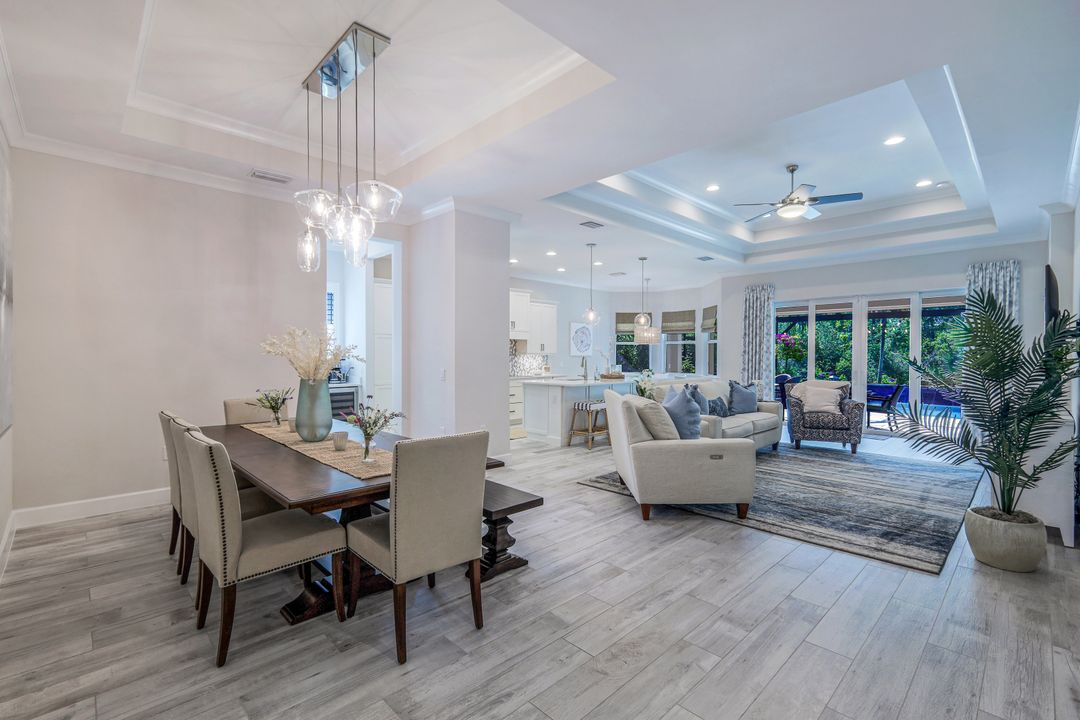 6323 Antigua Way, Naples, FL 34112