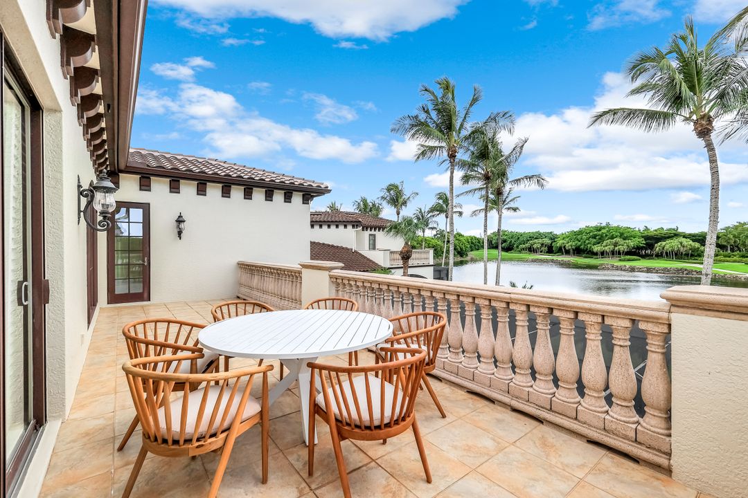 2861 Capistrano Way, Naples, FL 34105