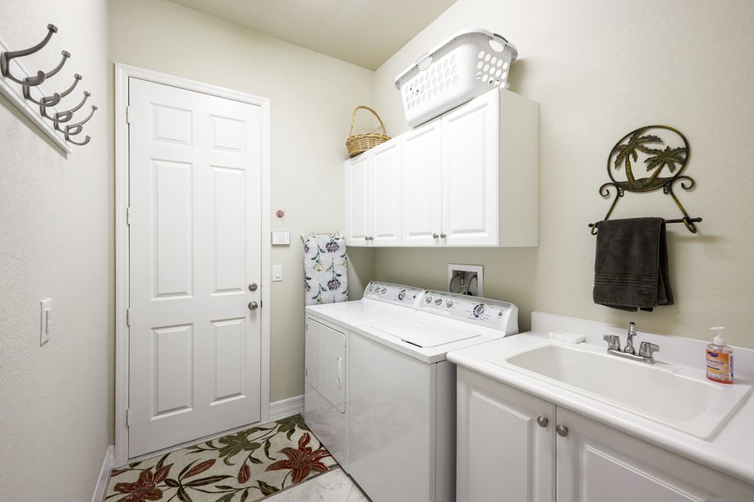 11292 Sparkleberry Dr, Fort Myers, FL 33913