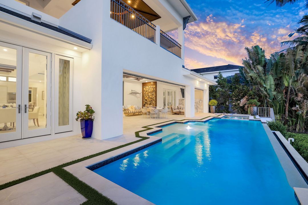 309 Neapolitan Way, Naples, FL 34103