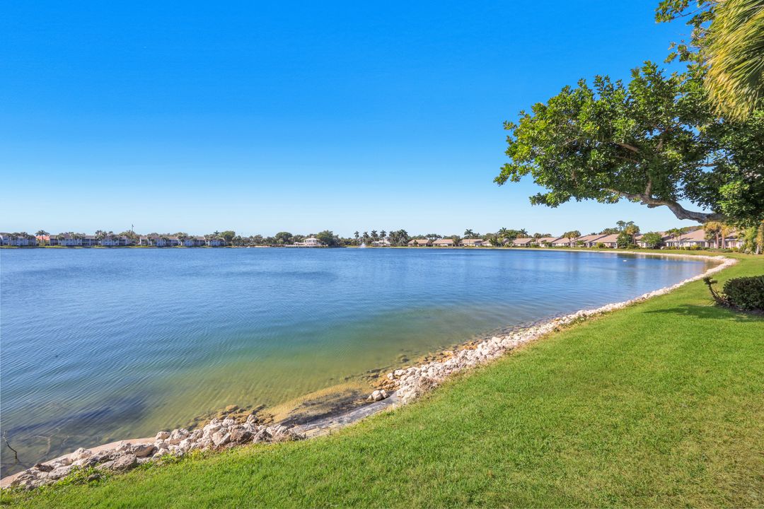 2626 Sailors Way, Naples, FL 34109