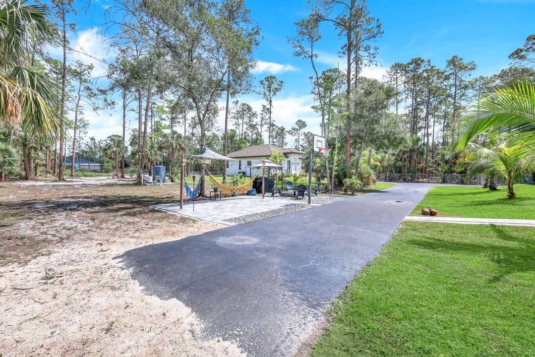 367 14th Ave NE, Naples, FL 34120