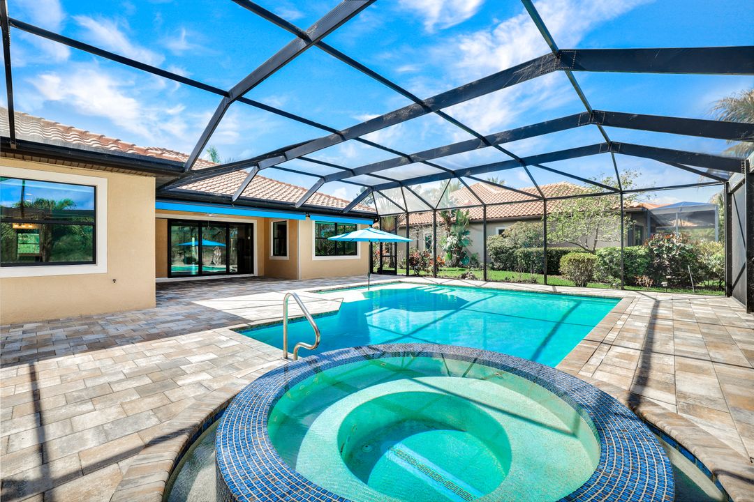 1621 Songbird Ct, Naples, FL 34120