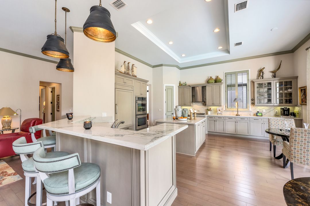 2239 Residence Cir, Naples, FL 34105