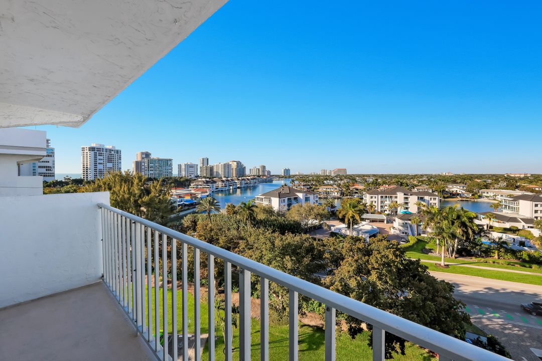 250 Park Shore Dr #801, Naples, FL 34103