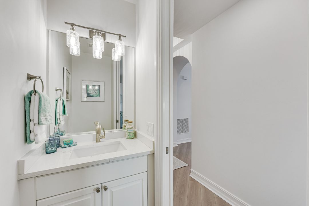 805 Bentwater Cir #104, Naples, FL 34108