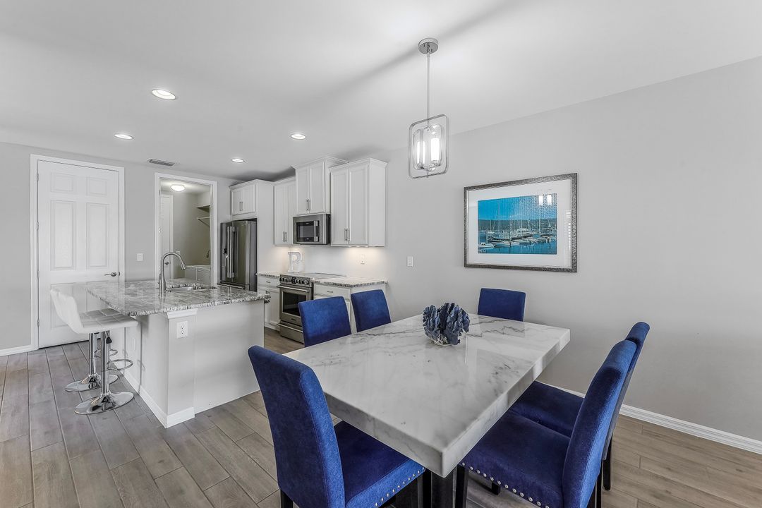 14908 Edgewater Cir, Naples, FL 34114