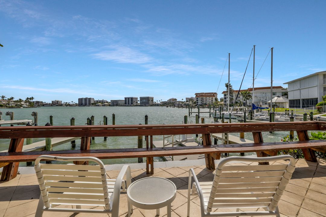 354 Harbour Dr, Naples, FL 34103