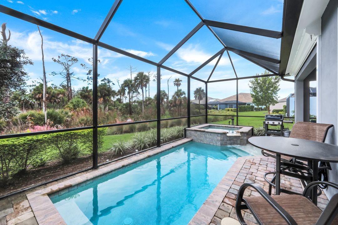 6392 Arriba Ave, Naples, FL 34113