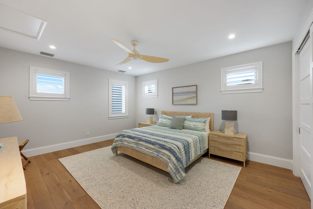 380 18th Ave S, Naples, FL 34102