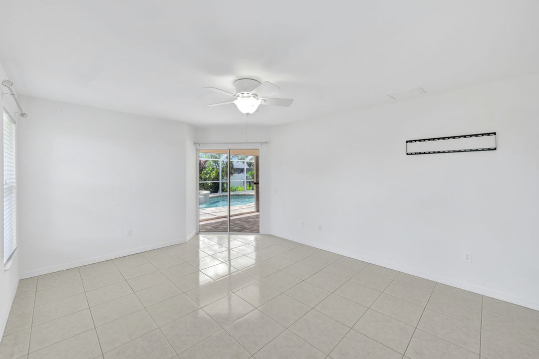 4327 SW 19th Ave, Cape Coral, FL 33914