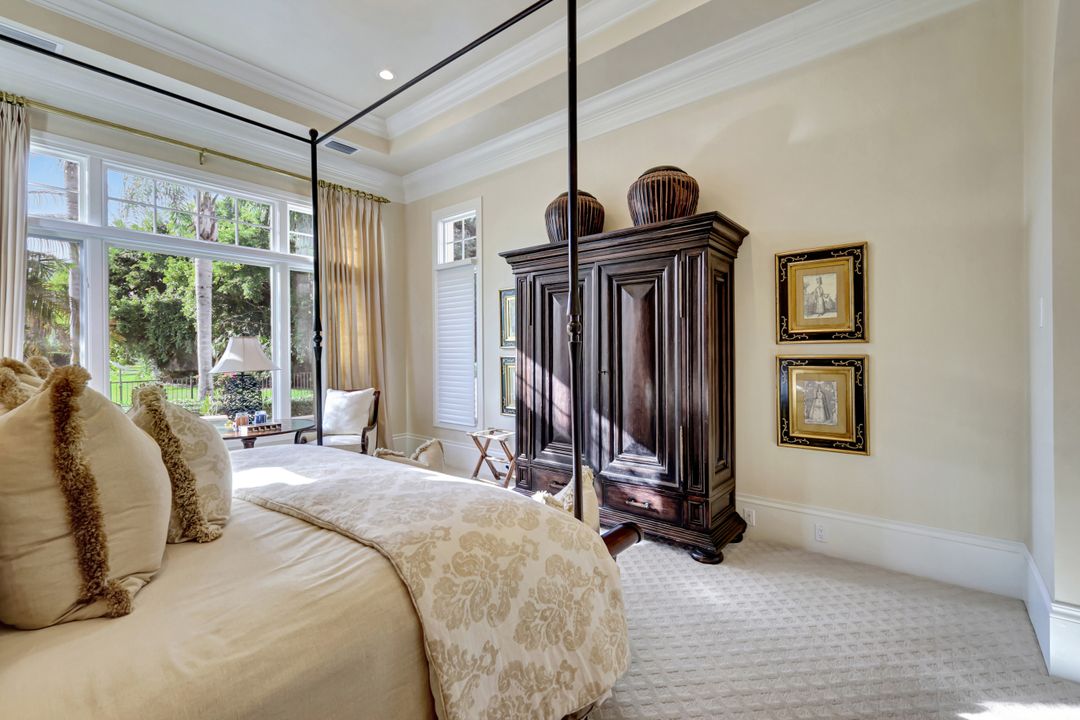 2249 Miramonte Ct, Naples, FL 34105