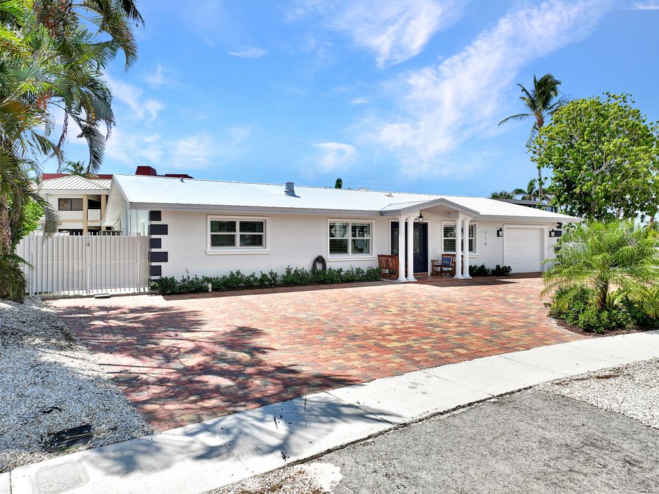 318 Castaways St, Marco Island, FL 34145