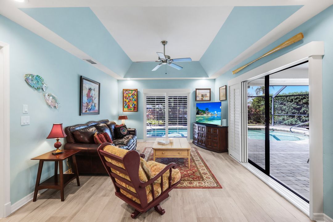 9632 Campbell Cir, Naples, FL 34109