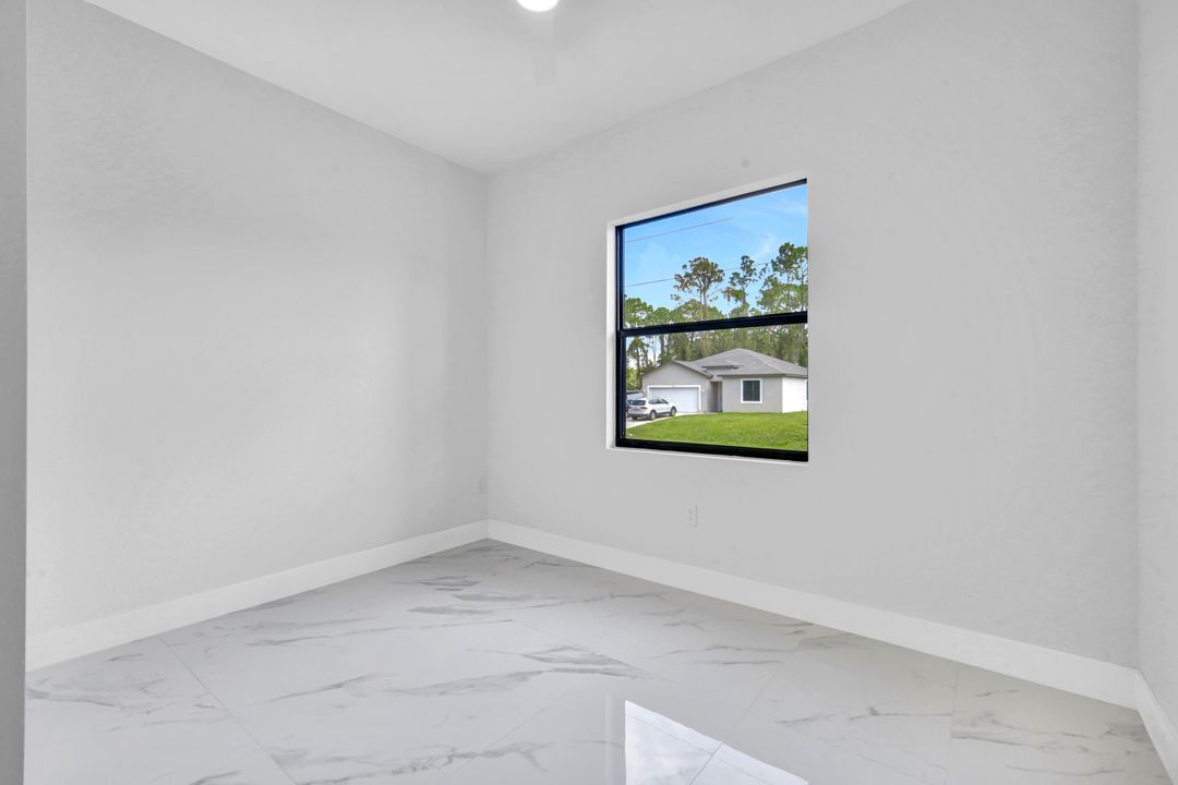 8027 Royal Cir, LaBelle, FL 33935