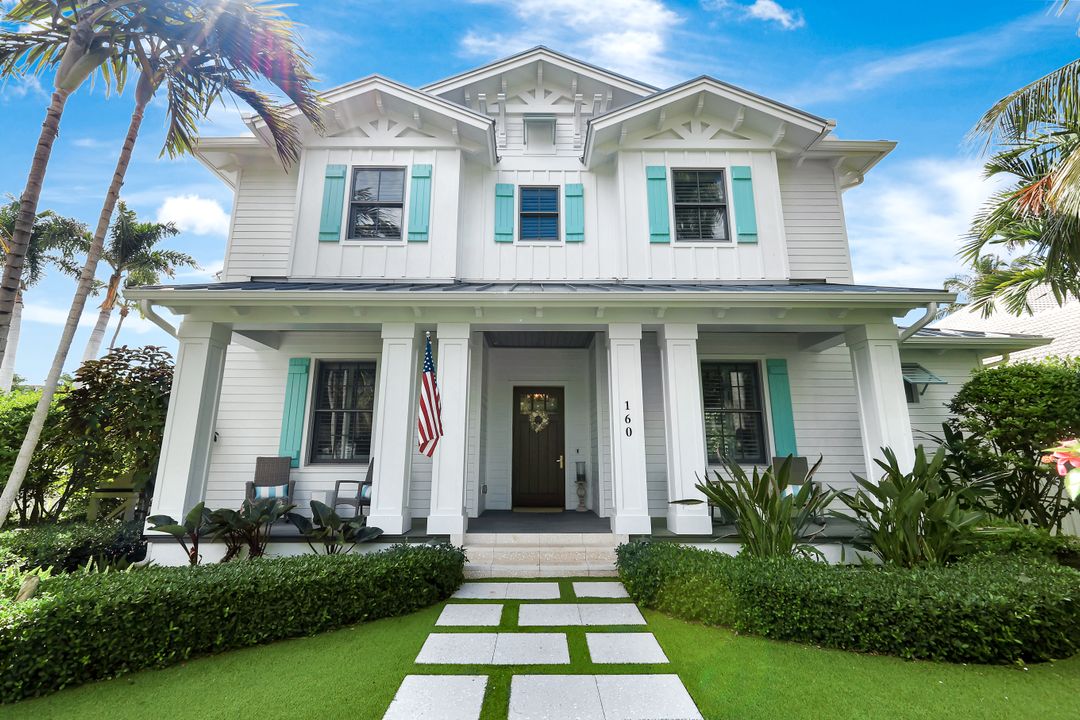 160 Broad Ave S, Naples, FL 34102