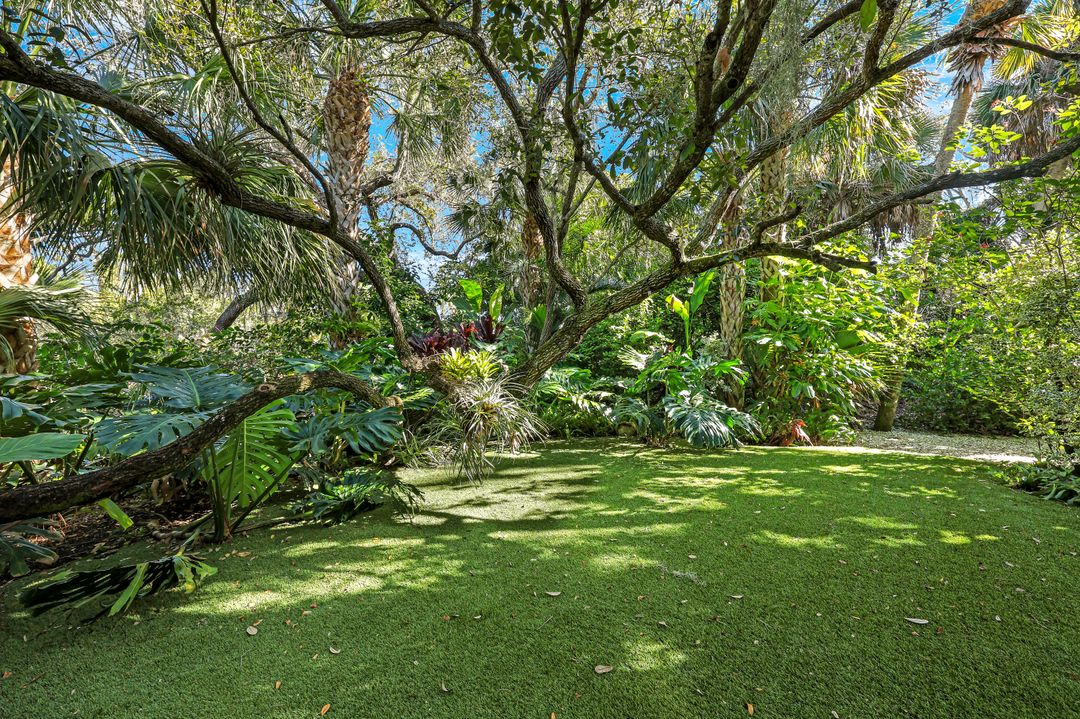 9976 Puopolo Ln, Bonita Springs, FL 34135