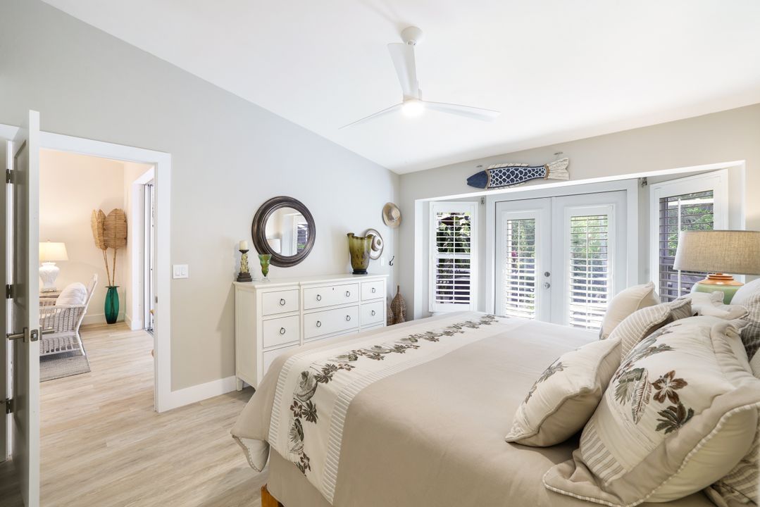 780 Wiggins Bay Dr, Naples, FL 34110